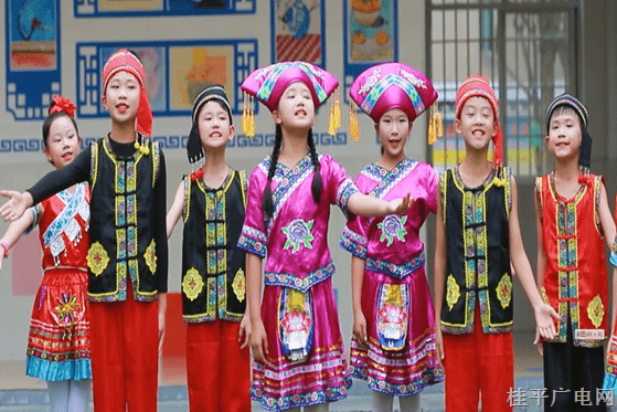 桂平市学校师生开展丰富多彩的民族团结进步教育活动  欢度“壮族三月三”