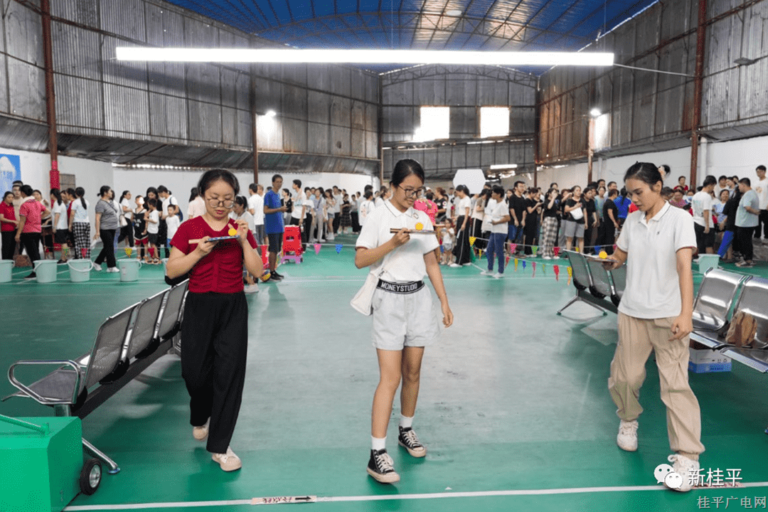 桂平市总工会“晒晒看”建设模范机关创新“党建+”工会工作模式