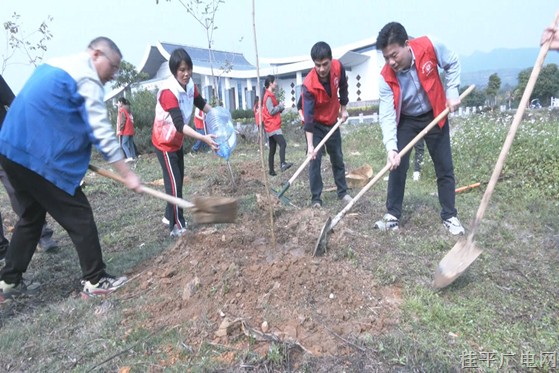 【学雷锋】学雷锋 做植树先锋