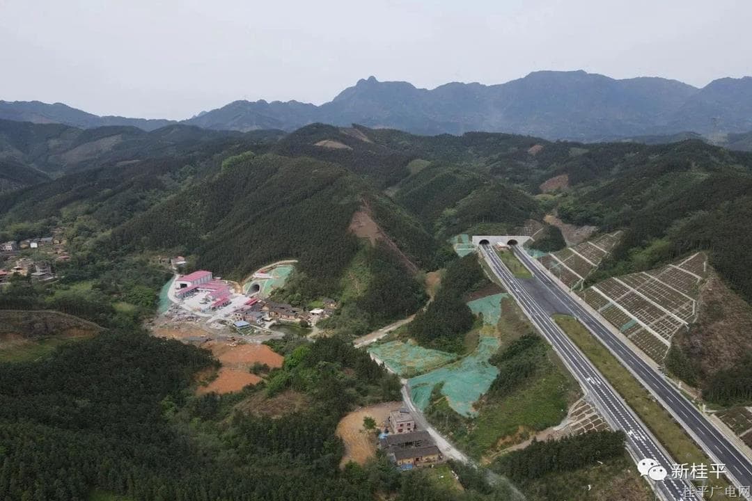 柳梧铁路紫荆瑶山隧道 建设“火力全开”