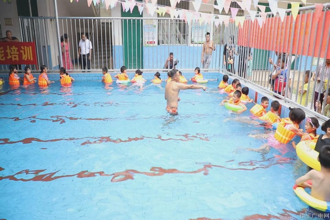 大湾镇17个村级游泳池全部建成并投入使用 率先实现“一村一池”全覆盖