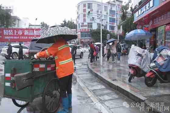 延长巡收时间 确保垃圾“不过夜”——市环卫部门多举措提升主次干道环卫保洁水平