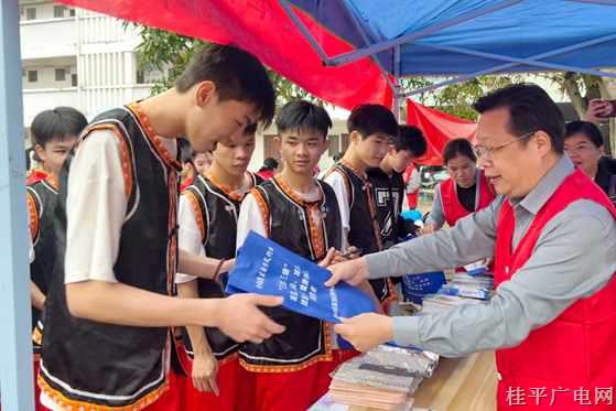 桂平市疾控中心开展“广西三月三·健康春之声”健康文化宣传服务月活动