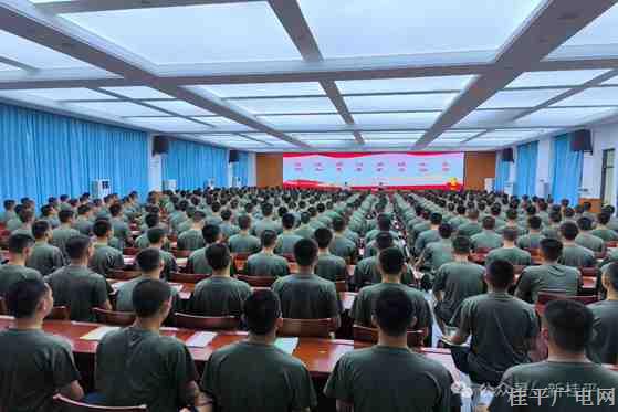 迈进军营第一步 上好役前法治教育课