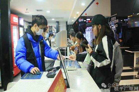 我市春节档电影市场火爆 市民观影热情高涨