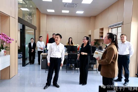 黄创优到市融媒体中心调研改革工作推进情况