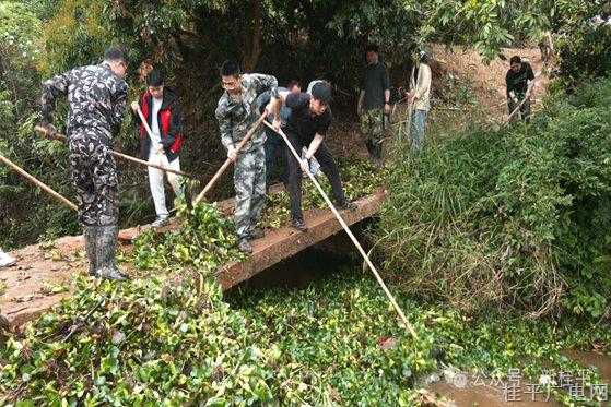 桂平市：干群同心疏渠道 清淤护水保春耕